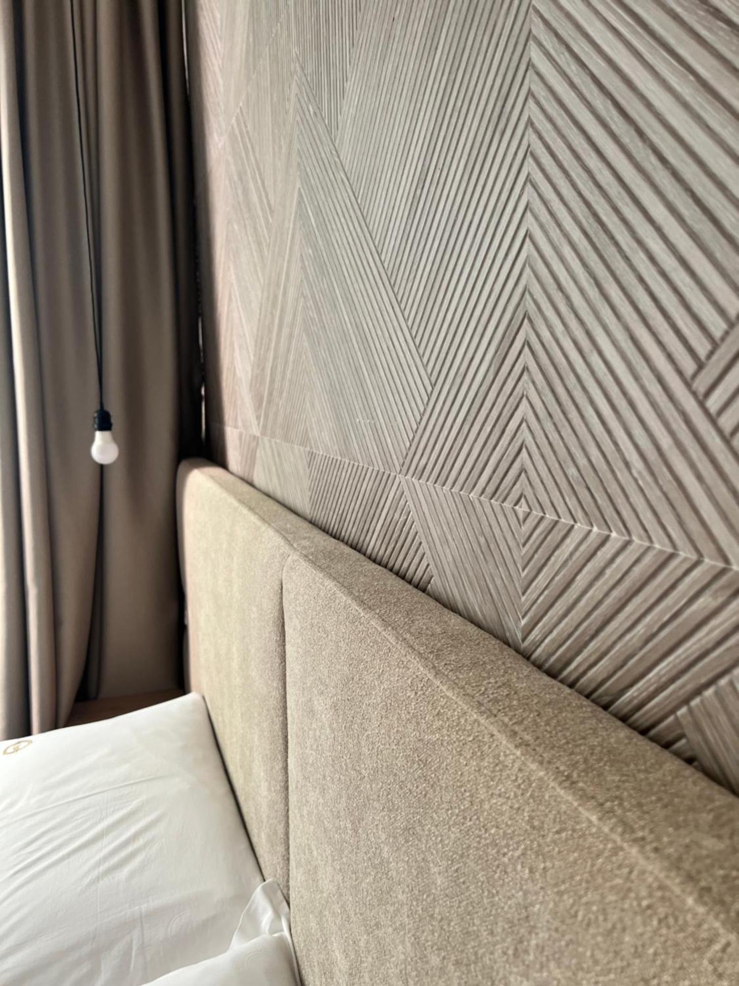 Enzo Rooms & Apartment Blloku Tirana Buitenkant foto
